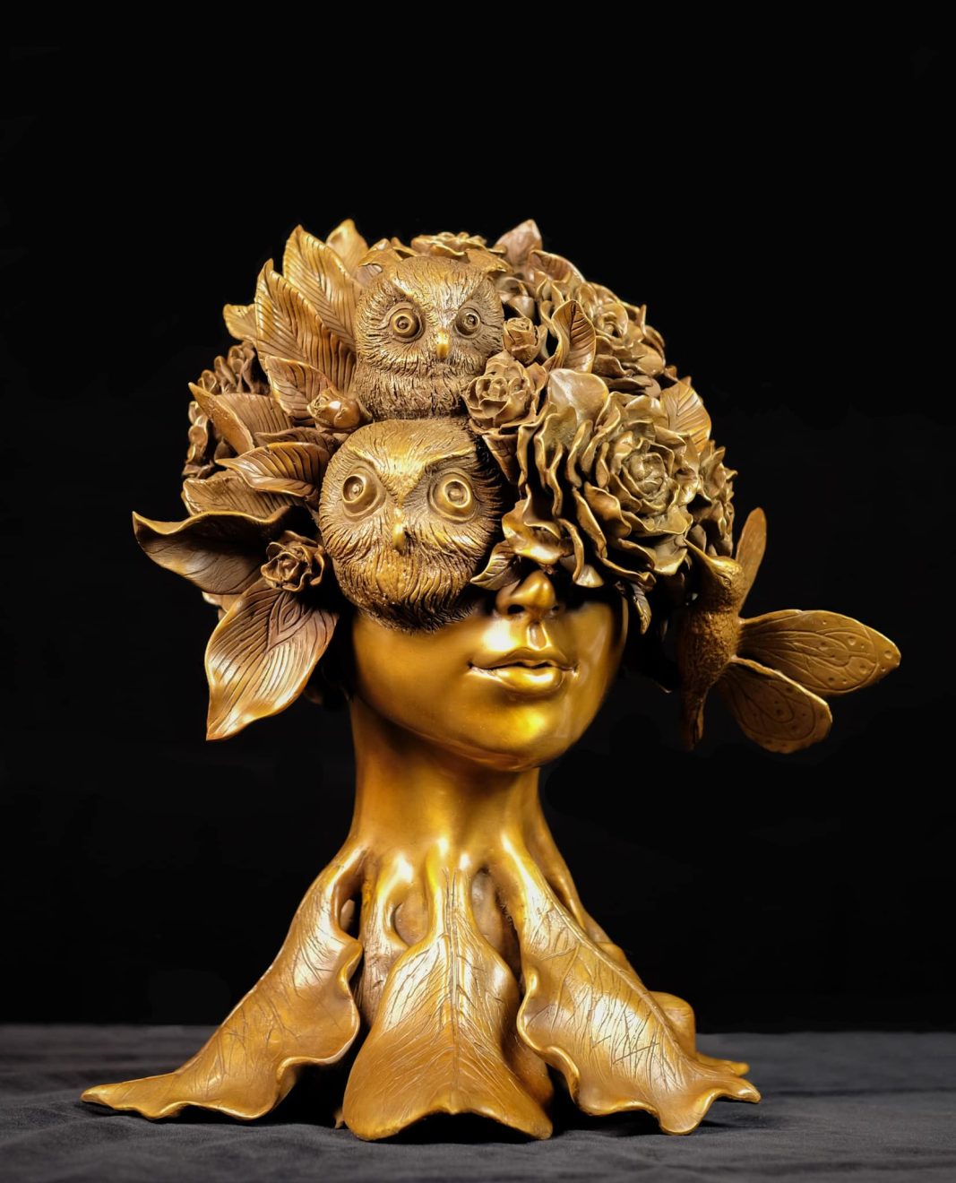 A bronze sculpture representing the beauty